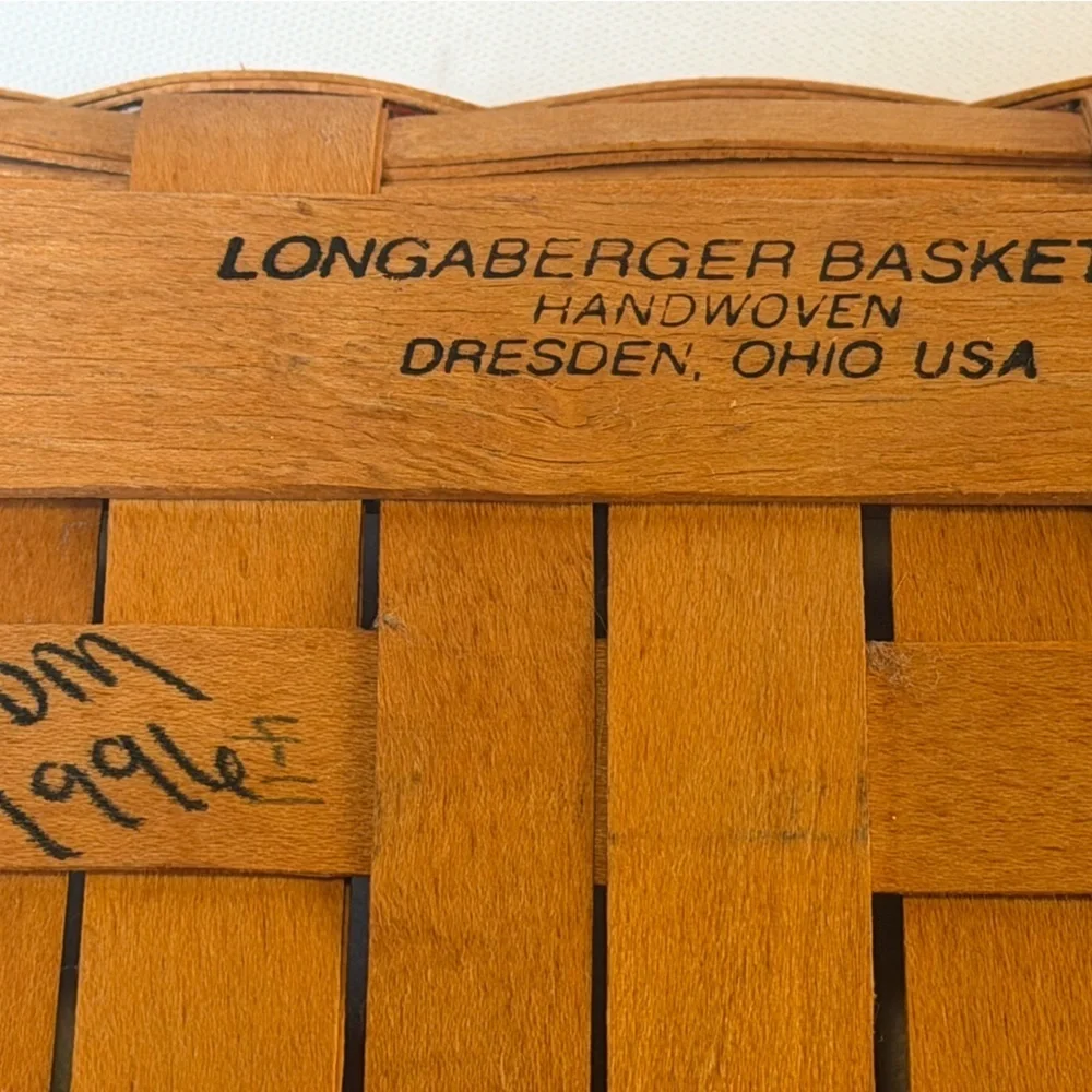 Longaberger Handwoven Basket with Natural and Red Accents 1996 VINTAGE